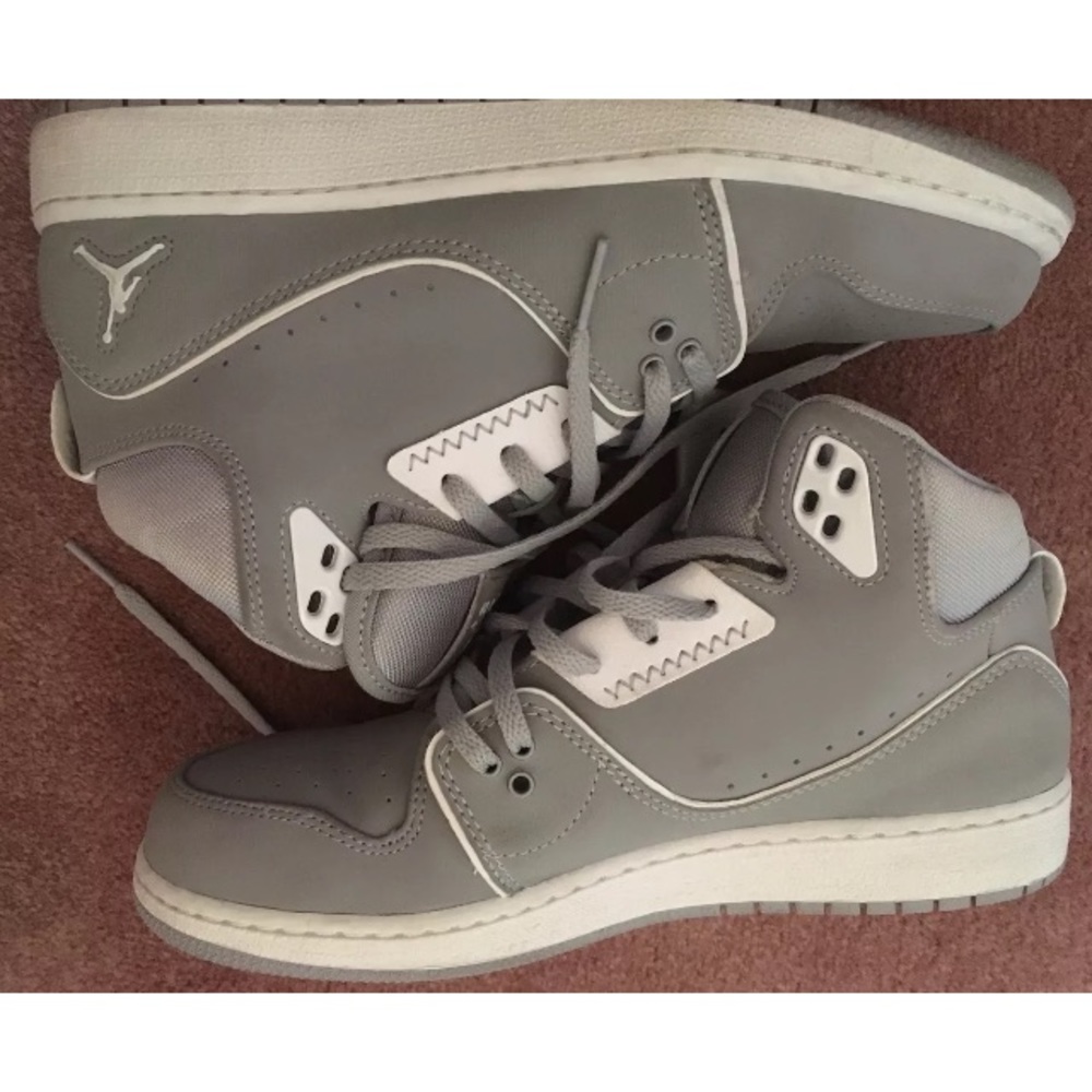 Jordan 1 flight 2 wolf grade school 5.5y